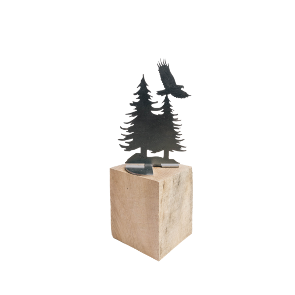 Sapins avec un aigle – Figurine M